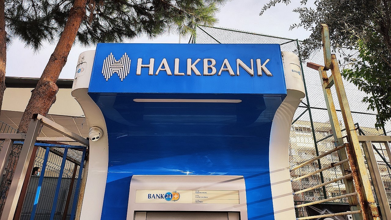 Halkbank maaş müşterilerine yüksek limitli kredi desteği sundu
